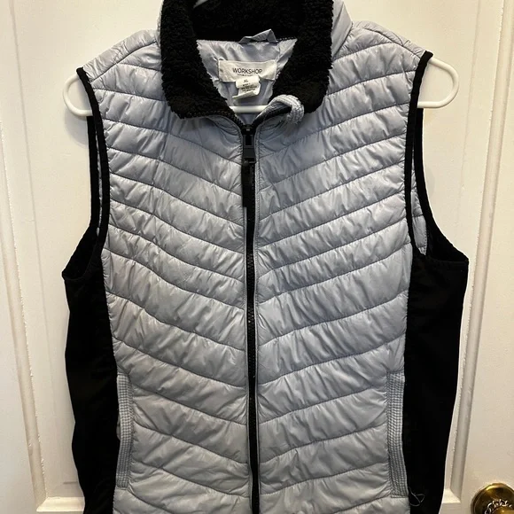 Workshop Republic Clothing Women's light blue and black Quilted Vest XL - Picture 1 of 6